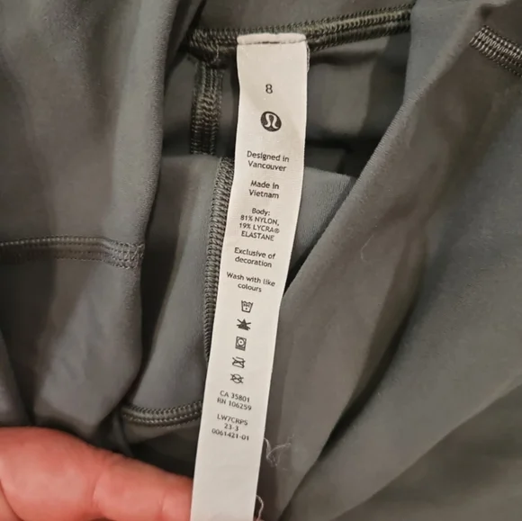 Align 6" Short With Pockets - Picture 3 of 4